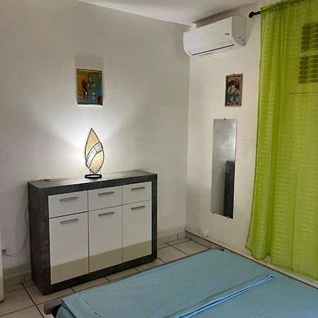 Apartamento Chez Marc Les Abymes Exterior foto