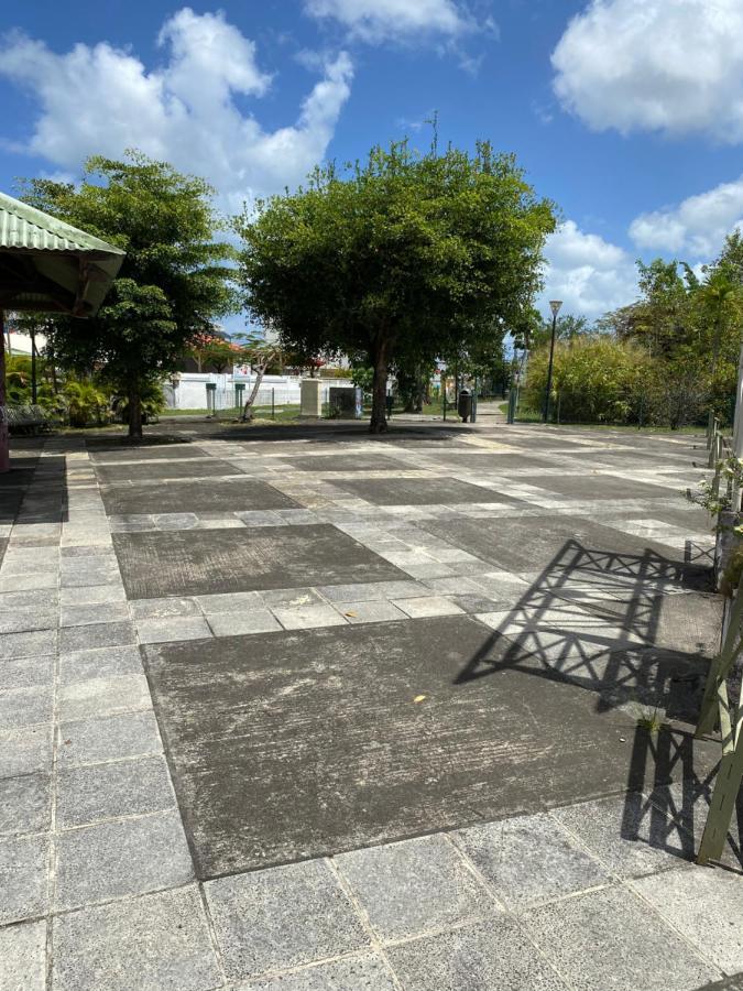 Apartamento Chez Marc Les Abymes Exterior foto