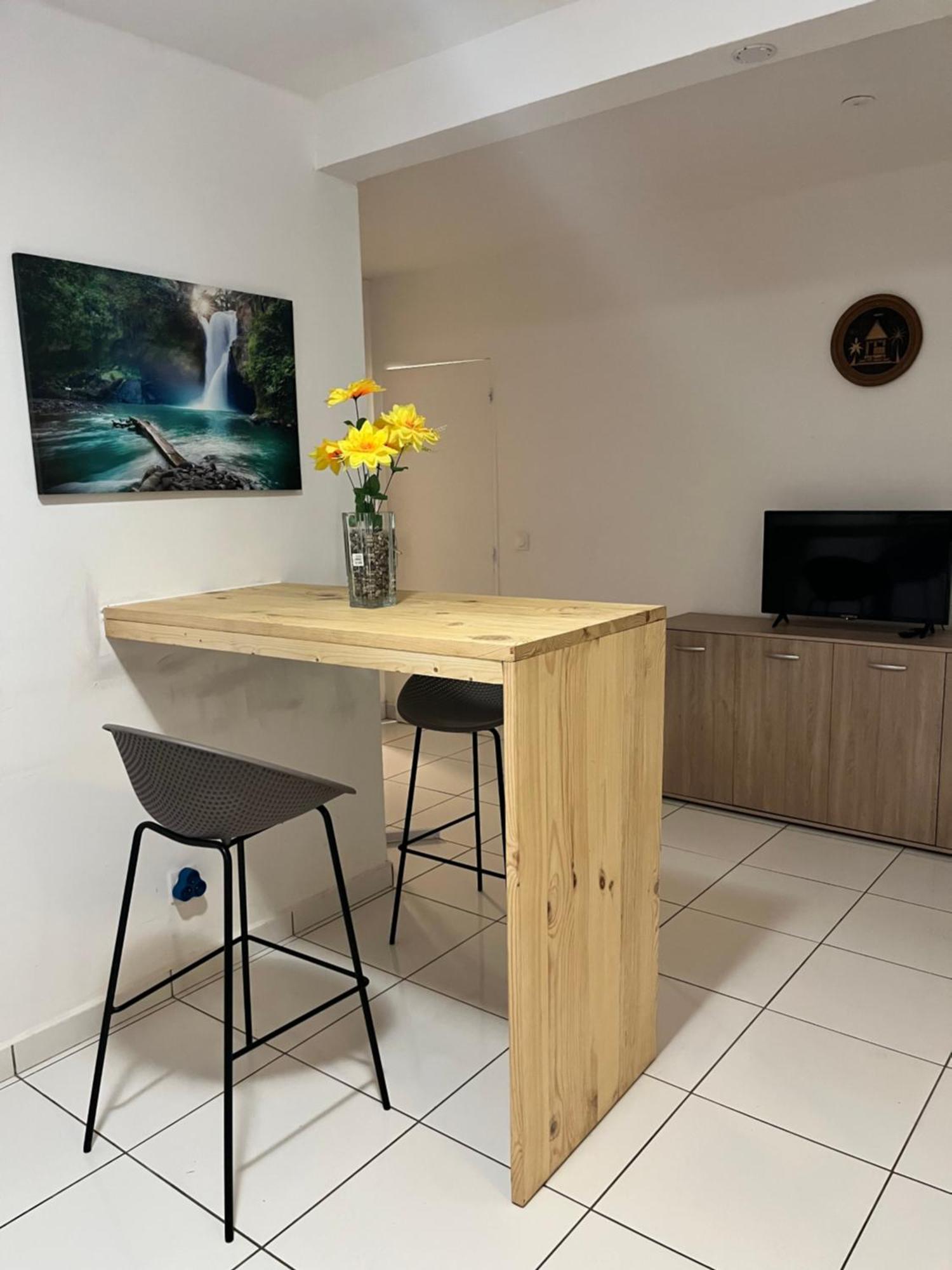 Apartamento Chez Marc Les Abymes Exterior foto