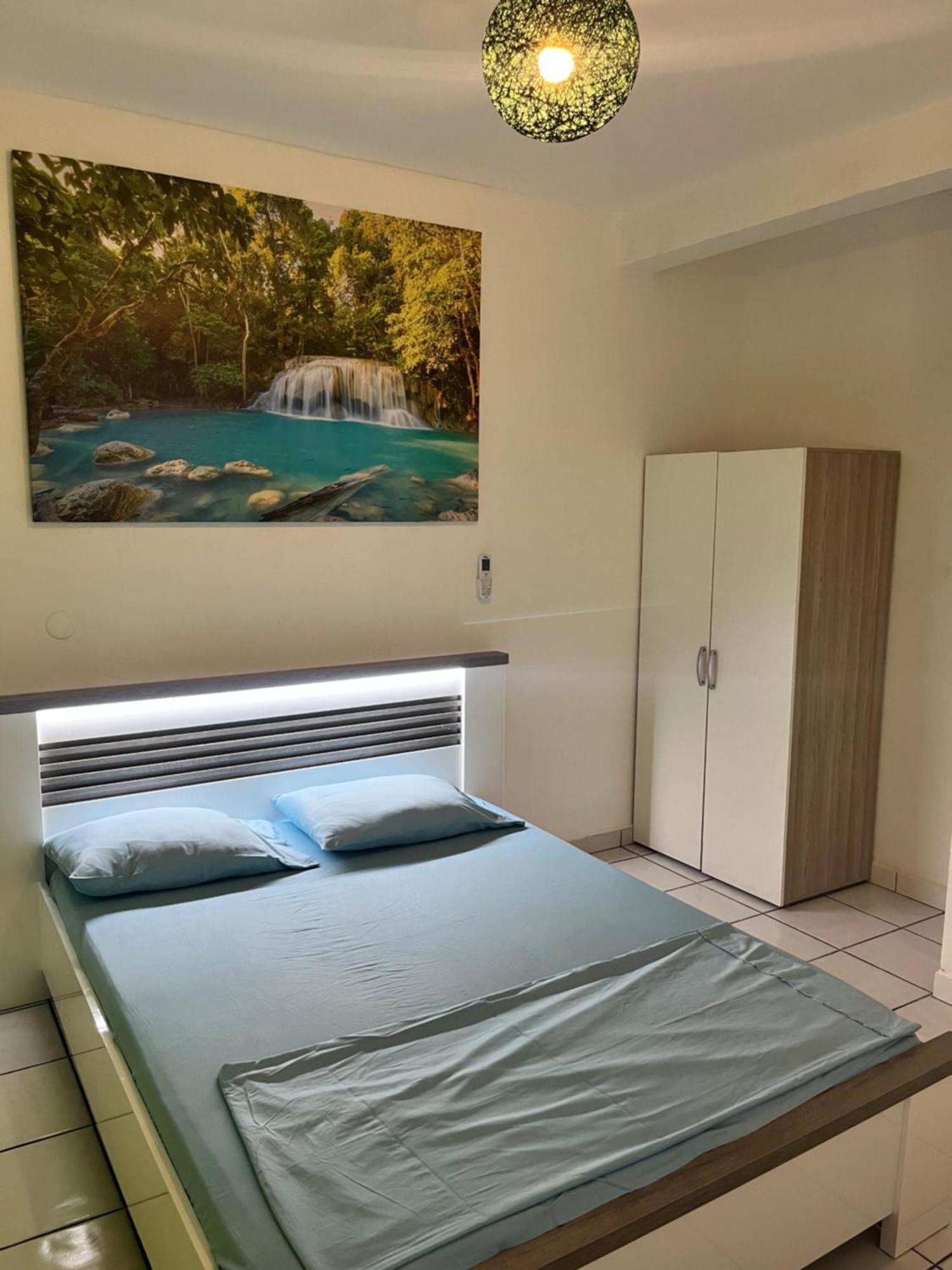 Apartamento Chez Marc Les Abymes Exterior foto